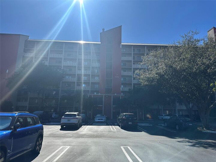 Property Photo:  2206 S Cypress Bend Drive 305  FL 33069 