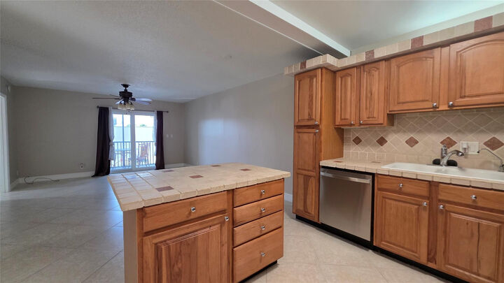 Property Photo: 253 S Cypress Road 225 FL 33060
