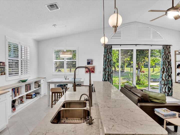 Property Photo:  3580 Canary Palm Court  FL 33069 