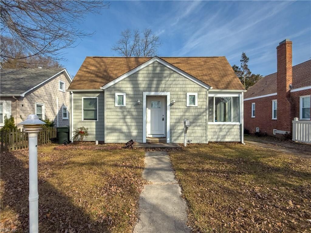 Property Photo: 136 Chesterfield Rd VA 23661