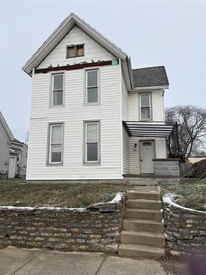 Property Photo:  218 Randolph Street  IN 47374 