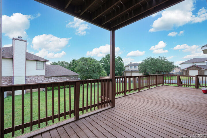 Property Photo:  1202 Scenic Knls  TX 78258 