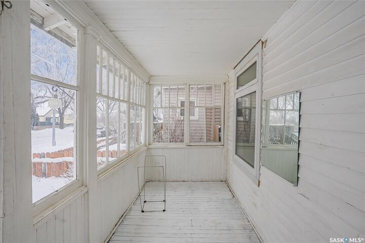 Photo de la propriété:  1310 G Avenue N  SK S7M 2Z4 