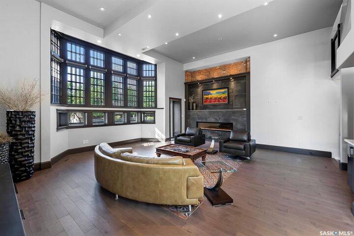 Property Photo: 1651 Anson Road 8 SK S4P 1B8