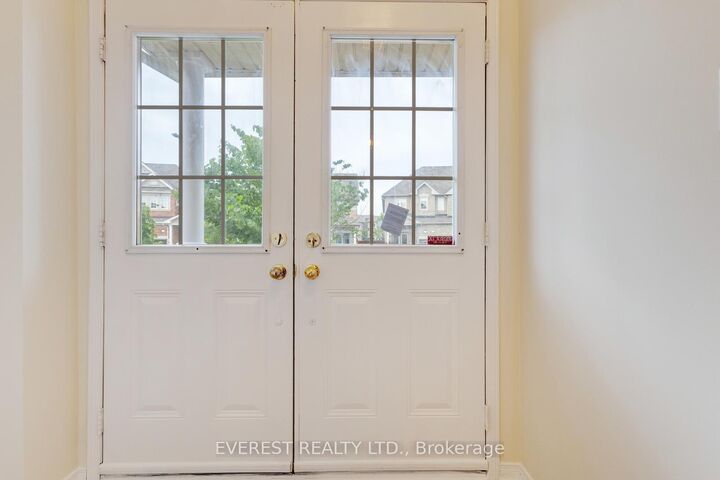 Property Photo: 5172 Nestling Grove ON L5M 0L2