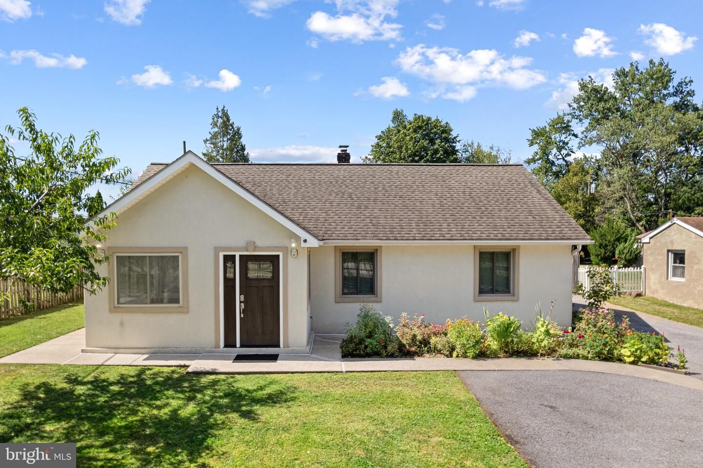 Property Photo:  1402 Sterigere  PA 19403 