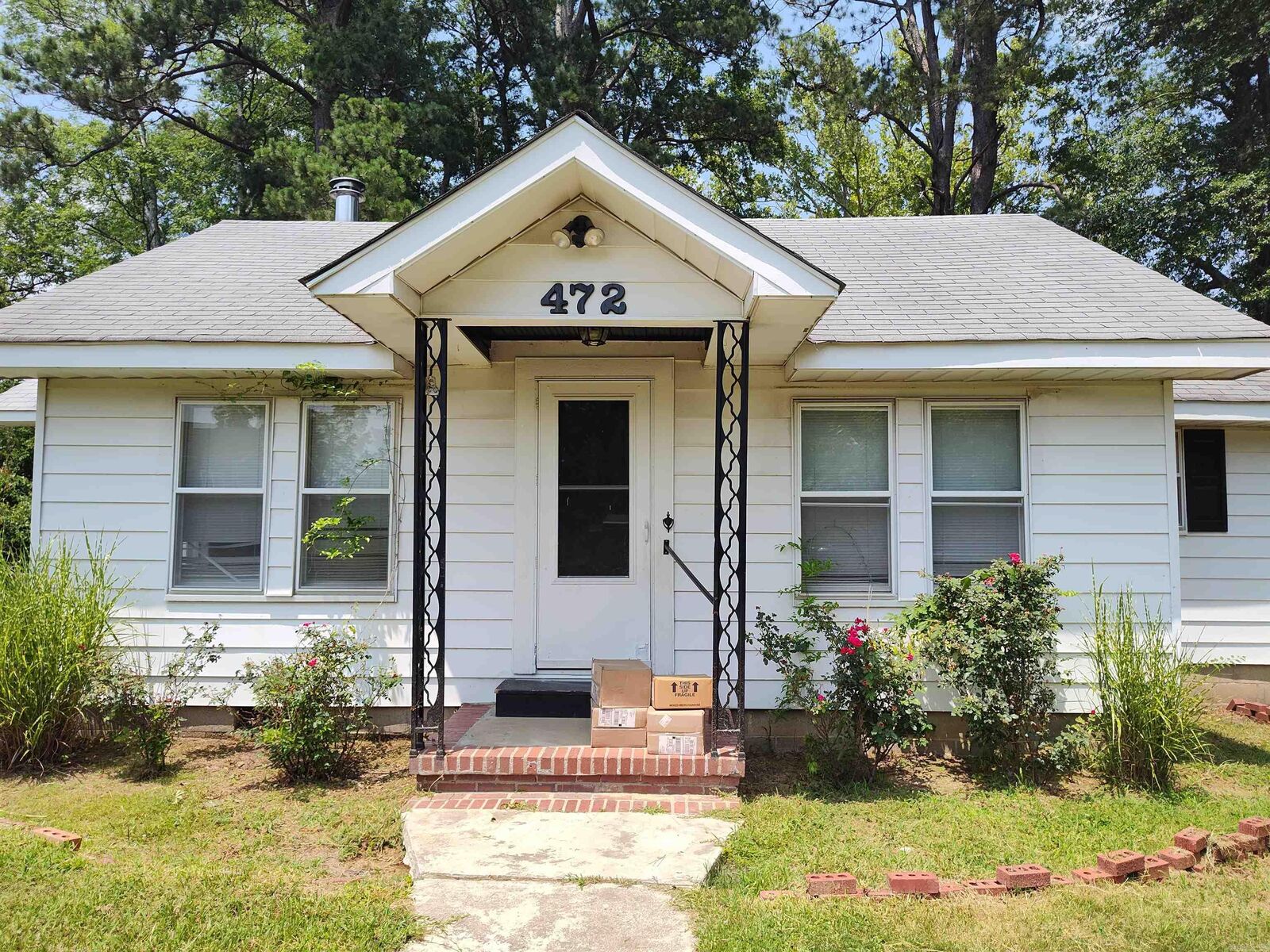 Property Photo: 472 Kelly St. AR 71701-6533