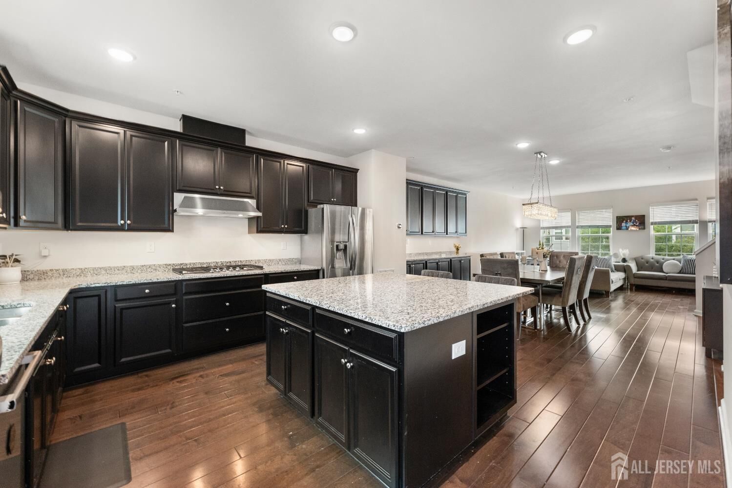 Property Photo:  12 Marshall Lane  NJ 07075 