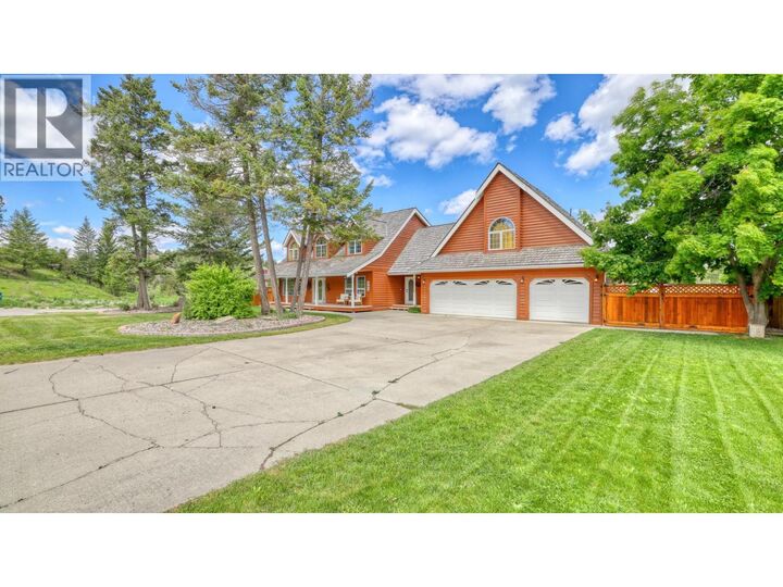 Property Photo: 945 Westridge Way BC V0A 1K0