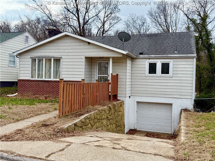 Property Photo:  3013 Ridgeview Drive  WV 25303 