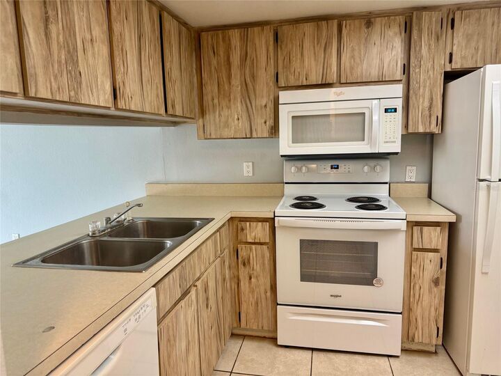 Property Photo: 5023 Terrace Palms Circle 202 FL 33617