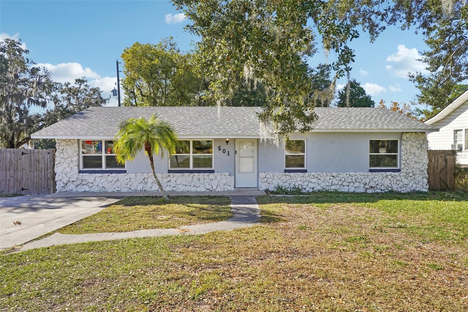 Property Photo:  501 Dora Avenue  FL 32778 