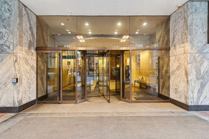 Property Photo:  180 E Pearson Street 4202  IL 60611 