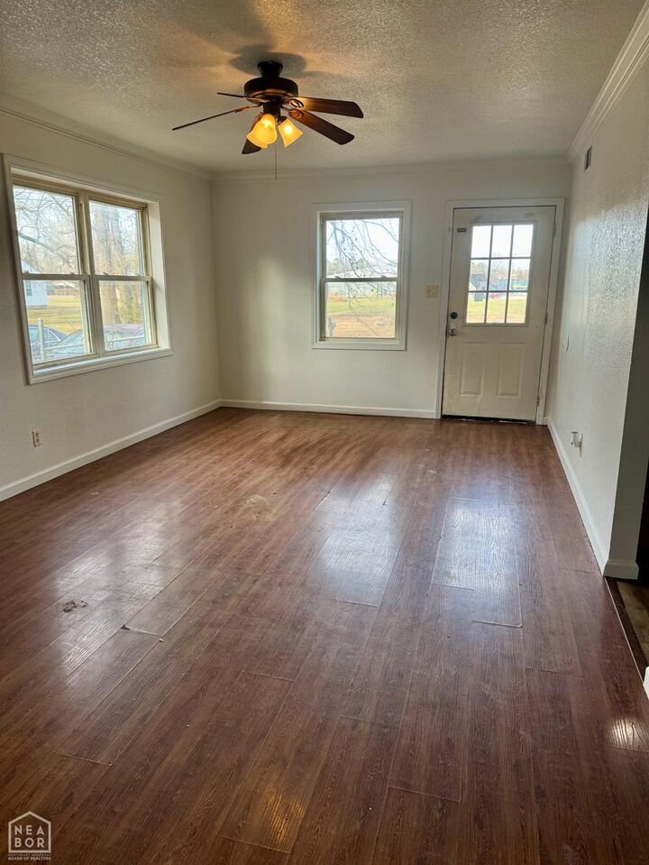 Property Photo:  215 Pine Street  AR 72401 