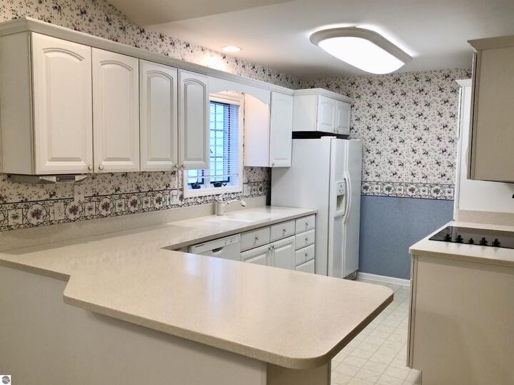Property Photo:  1655 E Gaylord Street  MI 48858 