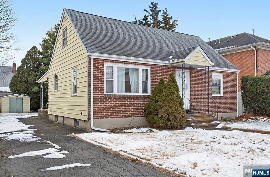 Property Photo:  33 Beech Street  NJ 07407 