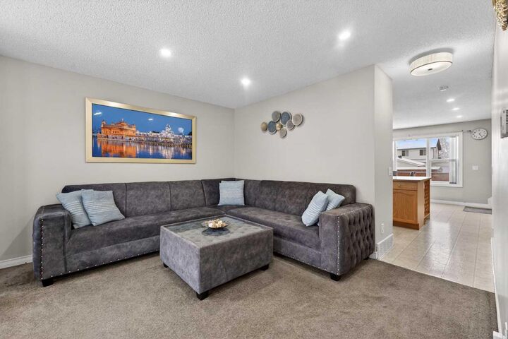 Property Photo:  78 Tarington Close NE  AB T3J 3Z1 