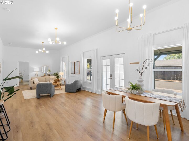 Property Photo:  2541 SE 136th Ave  OR 97236 