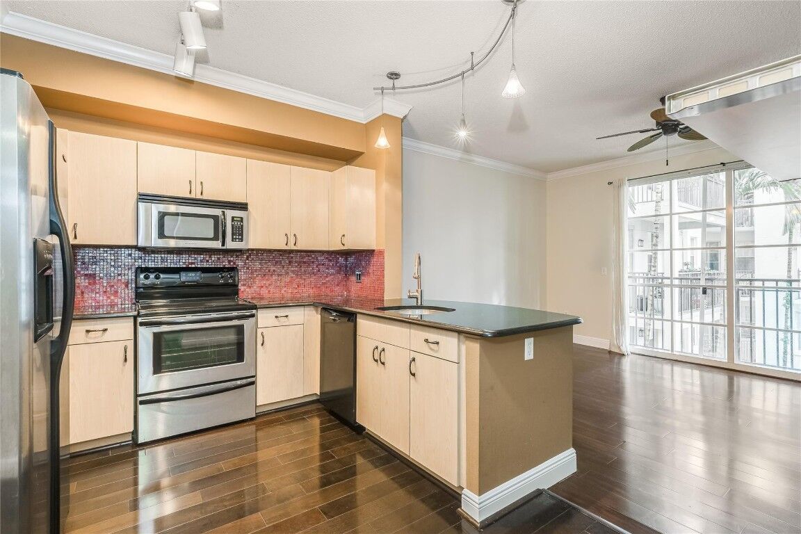 Property Photo:  533 NE 3rd Avenue 319  FL 33301 