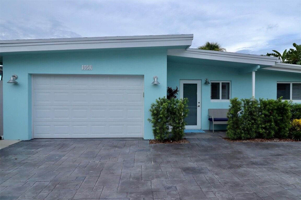 Property Photo:  1457 NE 24th Street  FL 33305 