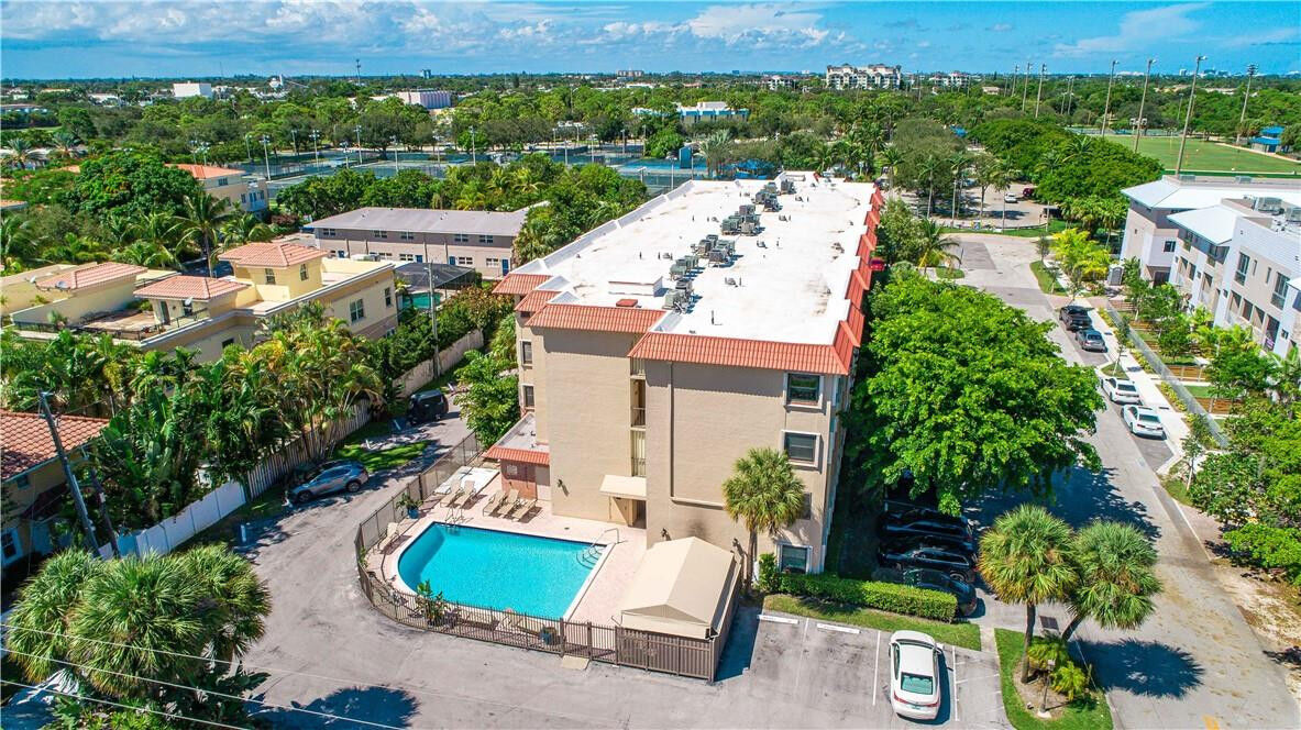 Property Photo:  615 12th Avenue 306  FL 33304 