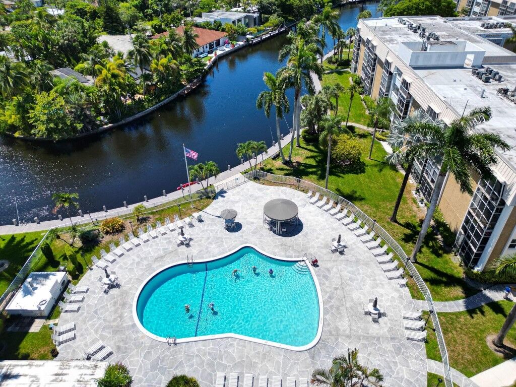 Property Photo:  3050 NE 16th Avenue 706  FL 33334 