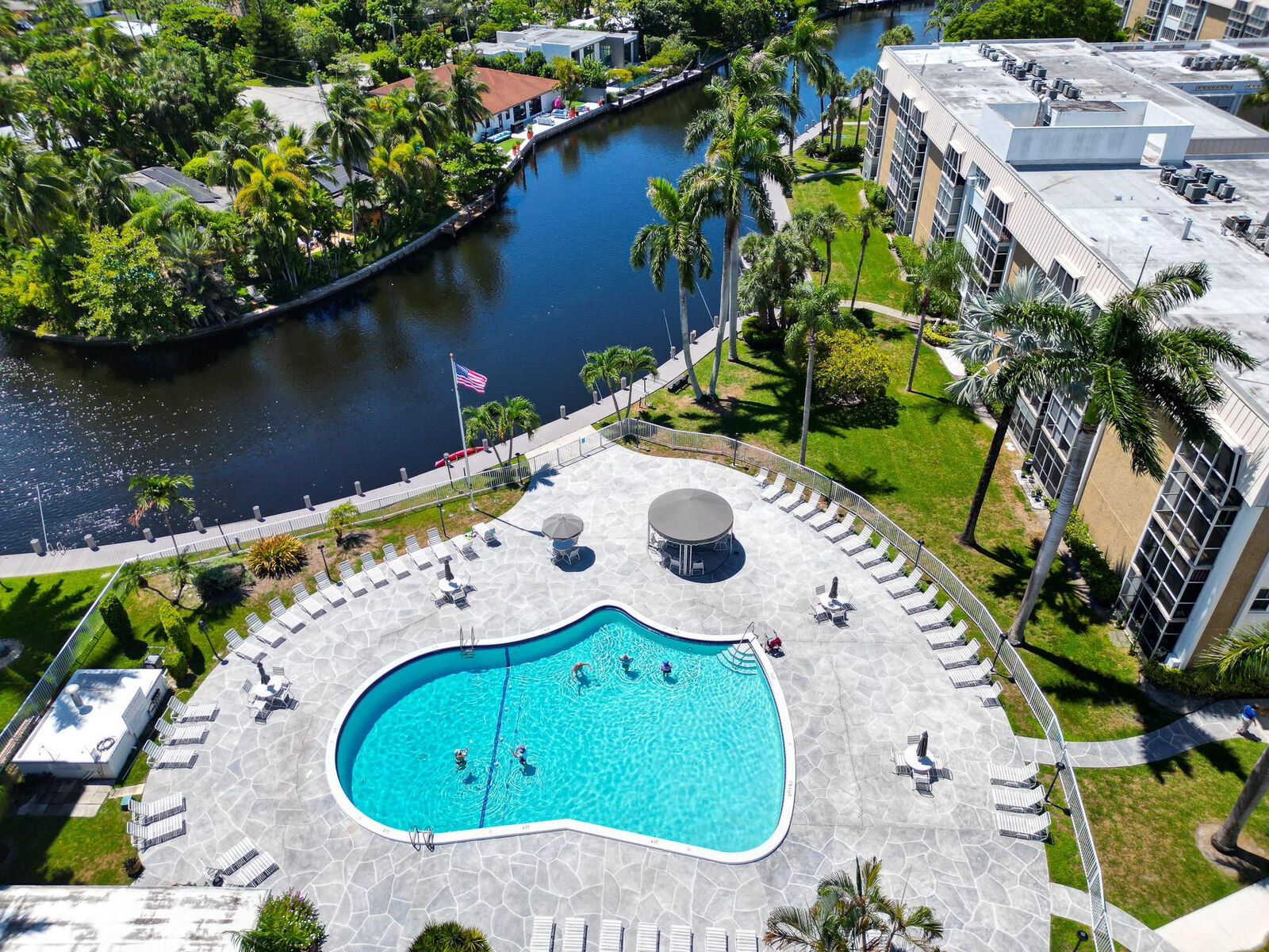 Property Photo:  3050 NE 16th Avenue 706  FL 33334 