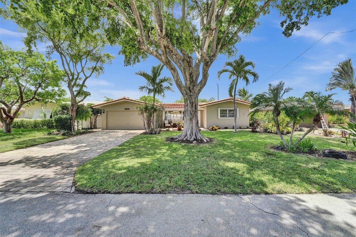 Property Photo:  2111 NE 54th Court  FL 33308 