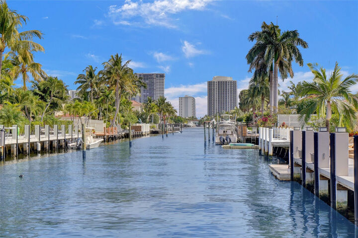 Property Photo: 4030 Bayview Drive FL 33308