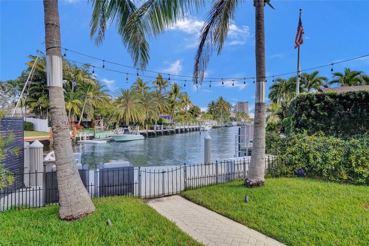 Property Photo:  4030 Bayview Drive  FL 33308 