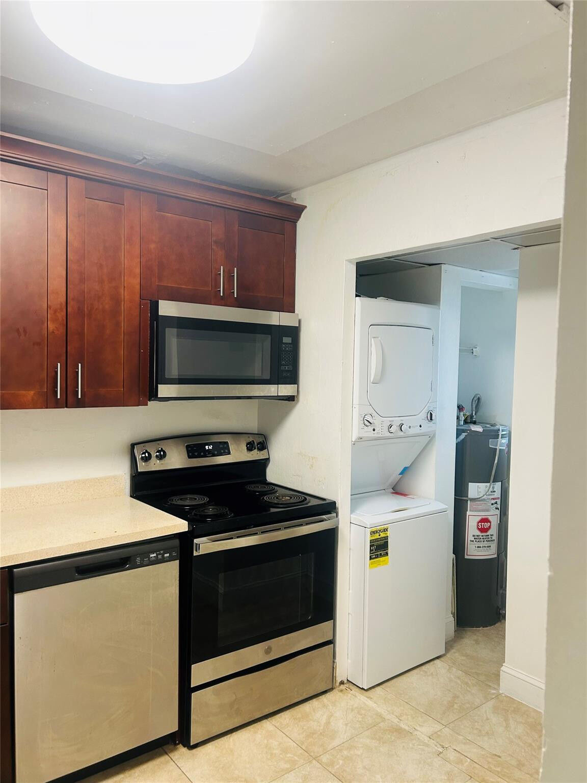 Property Photo: 8020 Fairview Drive 108 FL 33321