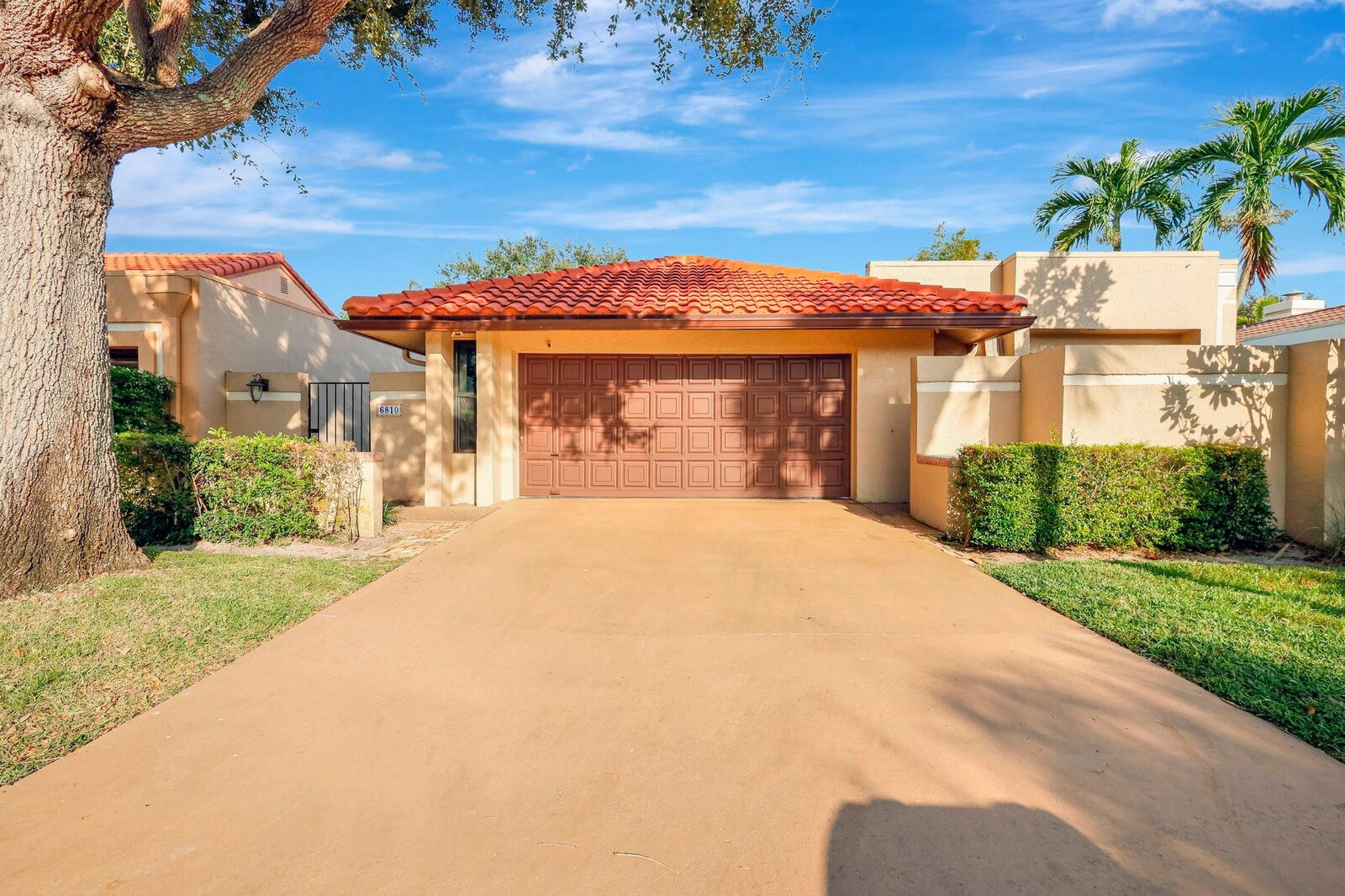 Property Photo: 6810 Allegre Court FL 33433