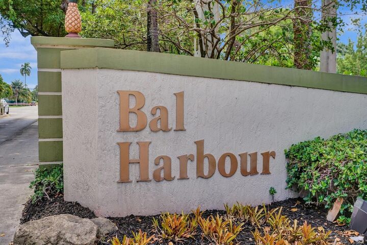 Property Photo:  1801 NE 23rd Avenue  FL 33305 