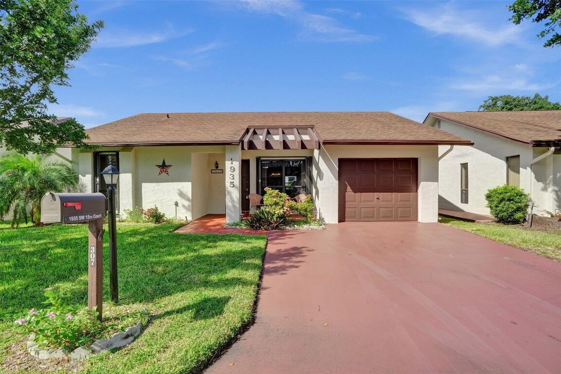 Property Photo:  1935 SW 15th Court  FL 33442 