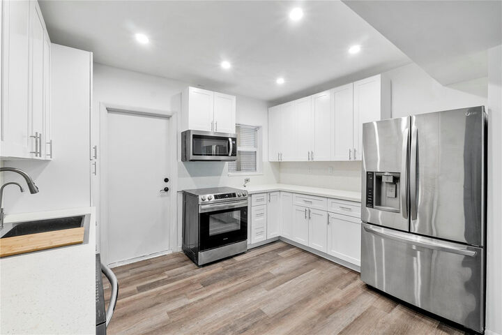 Property Photo:  6751 Cypress Road 204  FL 33317 