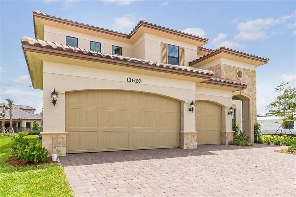 Property Photo:  11620 NW 83rd Way  FL 33076 