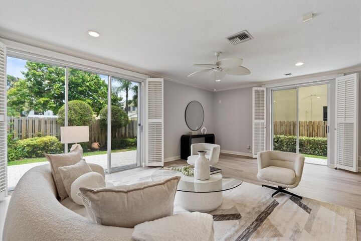 Property Photo:  604 SW 8th Avenue  FL 33315 