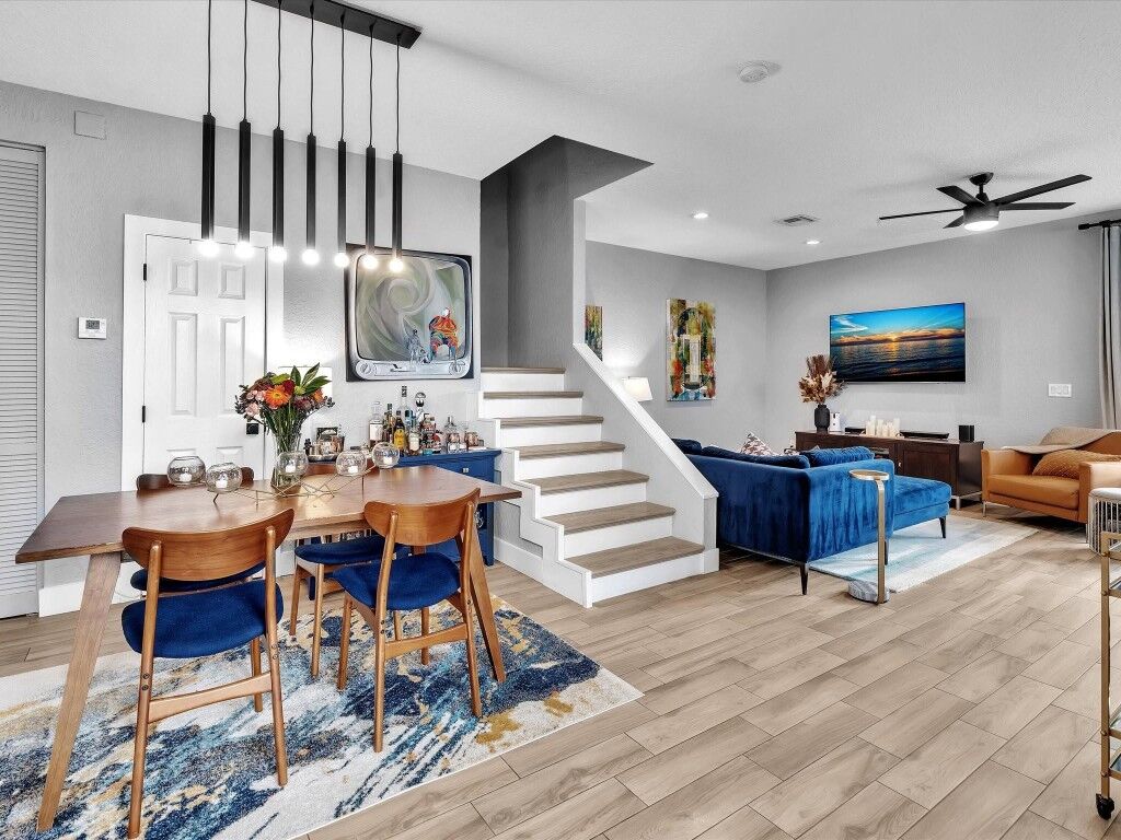 Property Photo:  117 NW 11th Street 117  FL 33311 