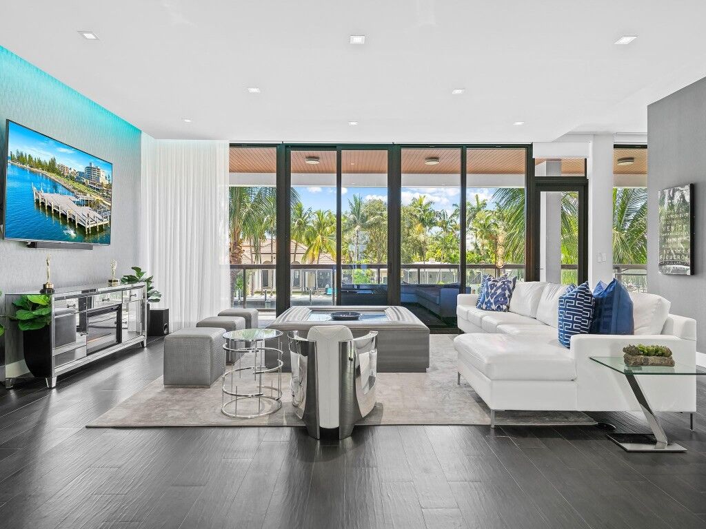 Property Photo:  20 Isle Of Venice Drive 201  FL 33301 