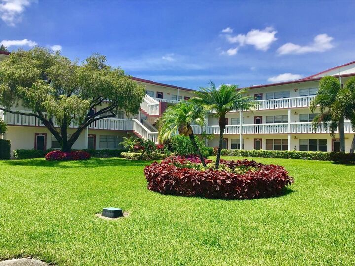 Property Photo:  135 Fanshaw D 135  FL 33434 