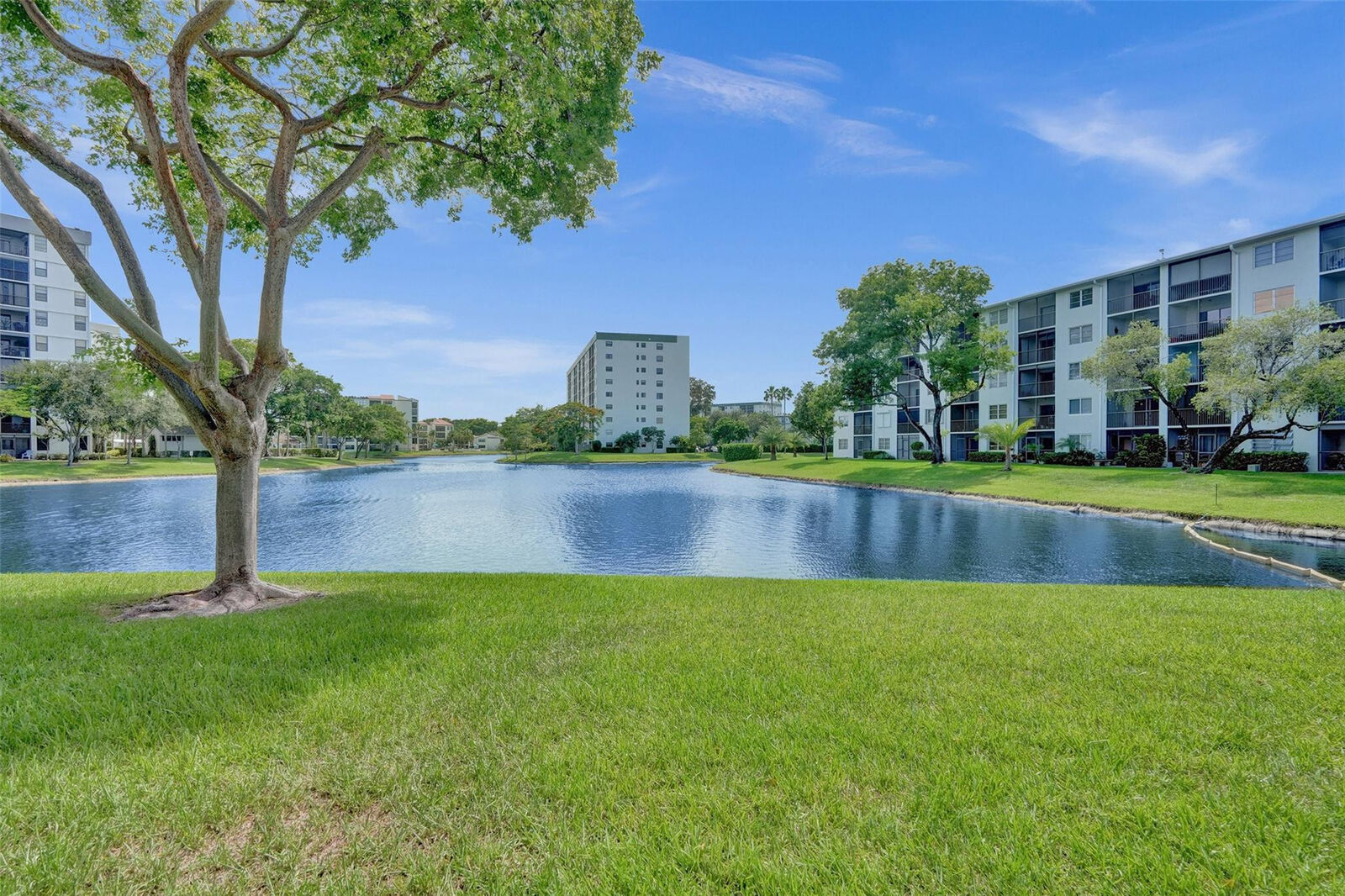 Property Photo: 2226 N Cypress Bend Drive 109 FL 33069
