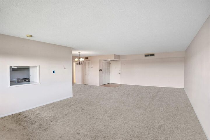 Property Photo: 2500 NE 48 Lane 403 FL 33308
