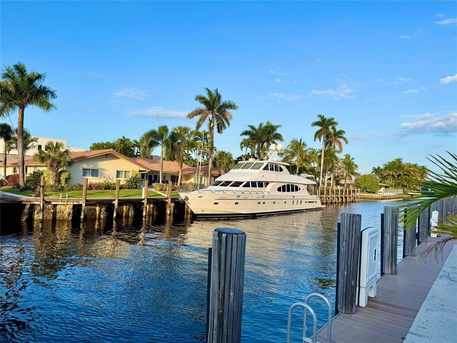 Property Photo:  3111 NE 51st Street 201C  FL 33308 