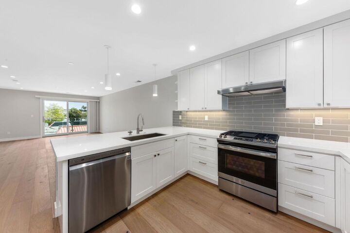 Property Photo:  30 Hermosa Avenue 301  CA 94030 