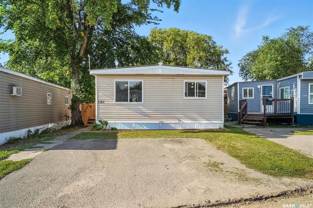 Property Photo: 219 Grant Street 121 SK S7N 2A5