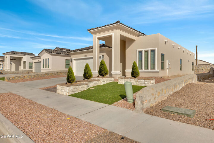 Property Photo:  916 Aircoupe Way  TX 79928 