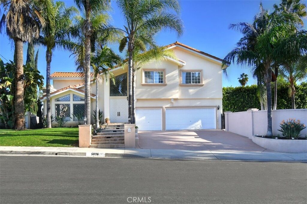 Property Photo:  5070 Avenida Oriente  CA 91356 