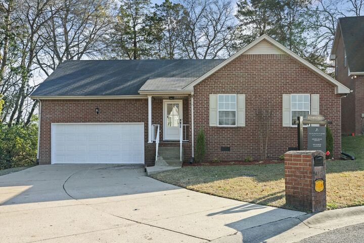 Property Photo: 417 Hickory Chase Dr TN 37115
