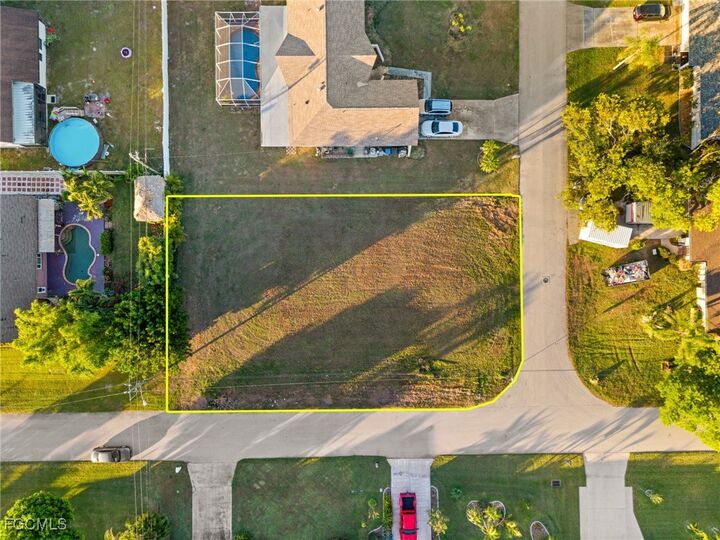 Property Photo:  1236 SE 21st Place  FL 33990 