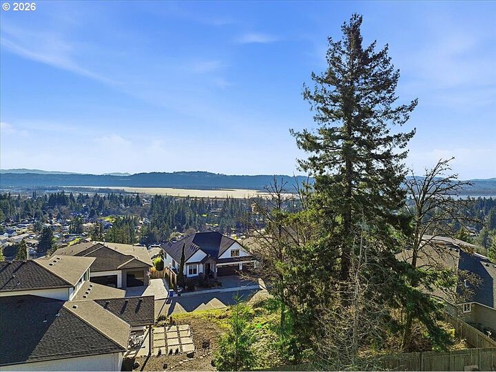 Property Photo:  1697 N Columbia Ridge Way  WA 98671 